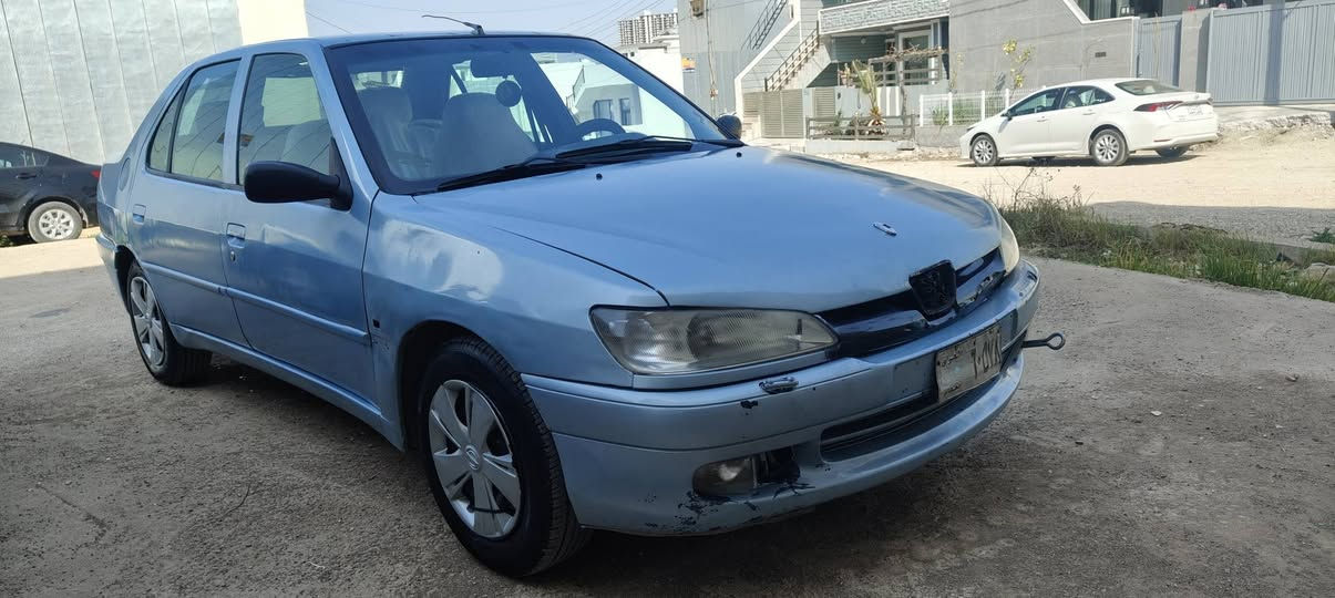 بیجۆ مودیل 306مودیل ٢٠٠٢
ژ.م ***********
شوێن سلێمانی نرخی ١٢گەڵا
گێڕ عادی گێڕوو مکینە بەشەرت
ئاڕمی سلێمانیە ئاڕمەکەی ون بوە بەشەرت ی ئەوەلیات
دەعم و لێدراوی نیە
سەیارەیەکی جایزو ڕێک وو پێکە لێخوڕینی زۆر باشە
کارەبای ئیش دەکات السليمانية, العراق
