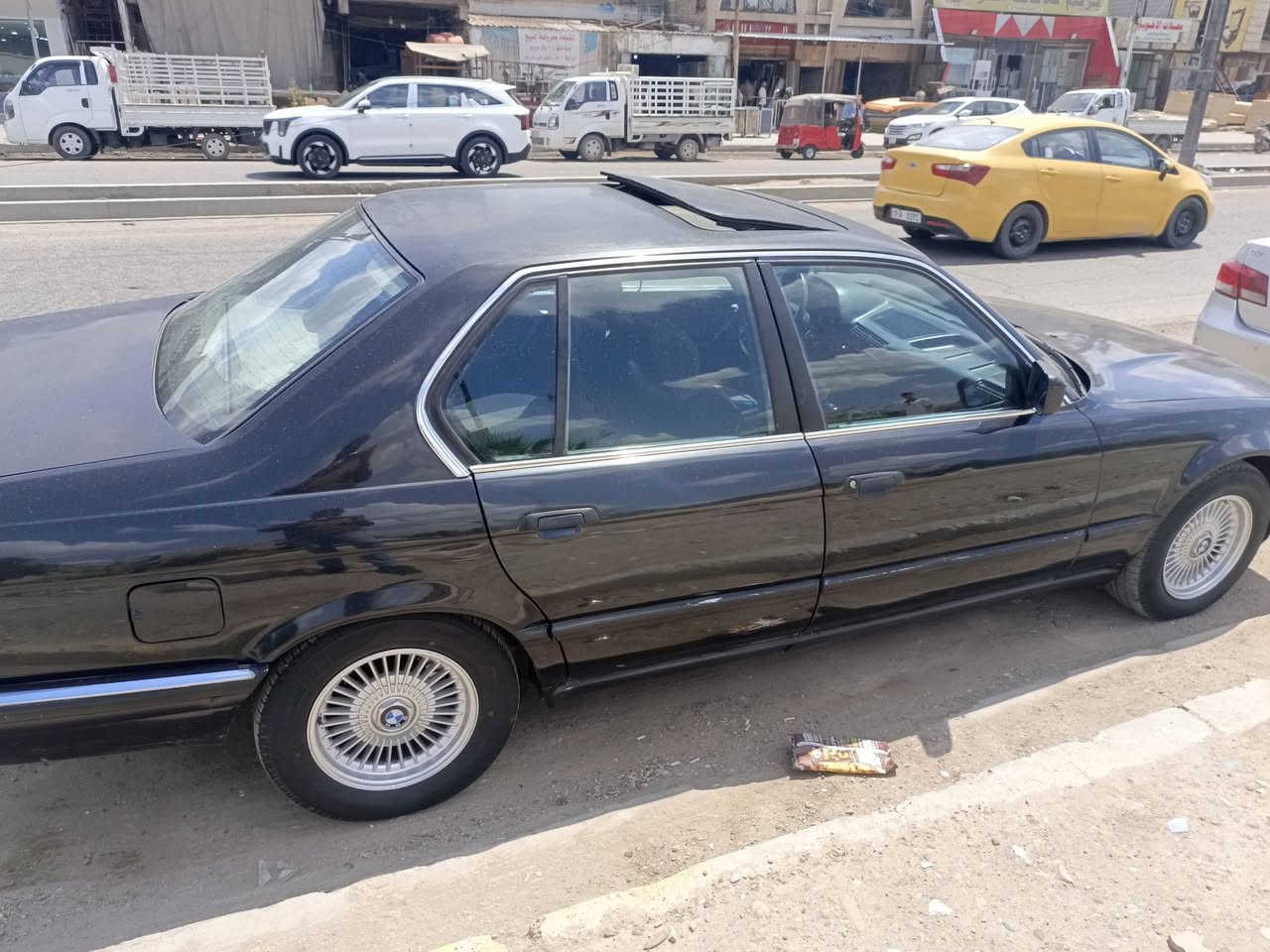 🔥 للبيع BMW 735 موديل 1992 🔥
✔️ اللون: أسود
✔️ كير: أوتوماتيك
✔️ المحرك: جديد
✔️ رقم بغداد
✔️ السنوية نافذة لغاية 2030
✔️ السيارة باسمي ونقل ملكية أصولي
✔️ صبغ عام للجمالية فقط
✔️ منظومة تبريد جديدة بالكامل، والتبريد ثلج ❄️
✔️ المروحة تدريجية 
✔️ السيارة ما بيها أي نقص، جاهزة للاستخدام وما تحتاج أي صرف.

المعاينة خير دليل، والجاد يتفضل يتواصل.

📍الموقع: بغداد حي الاعلام
💰السعر: (60)
📞 للتواصل: (***********)
