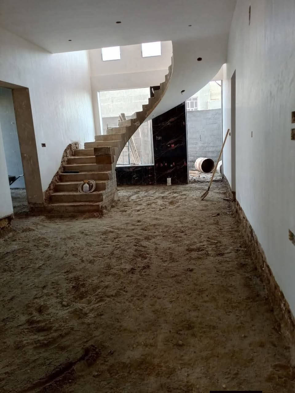 سلام عليكم  / يوجد كادر عمل جاهز/ تصعيد مواد/ تنضيف بيوت/ تفليش/ تكشيط/ تنضيف حدائق/ دفن نهري  / شقلنه ليل ونهار   /ومعداتنه جاهز/ ماعليك بس تصال على رقم  /     *********** /
