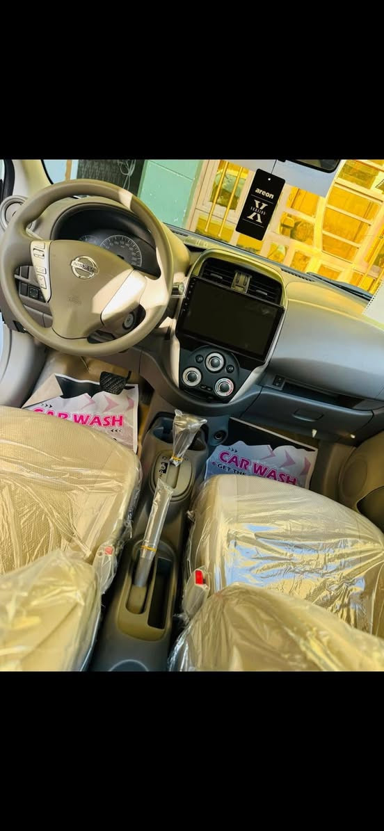 السلام عليكم سني هندي ٢٠٢٠ بيها طخة بباب الصدر بسيطه و مصلحه و مرشوش الباب شويه صبغ ماشية ١٣٥ مكانها بغداد الزعفرانية *********** السعر ١١٢ و بيها مجال
