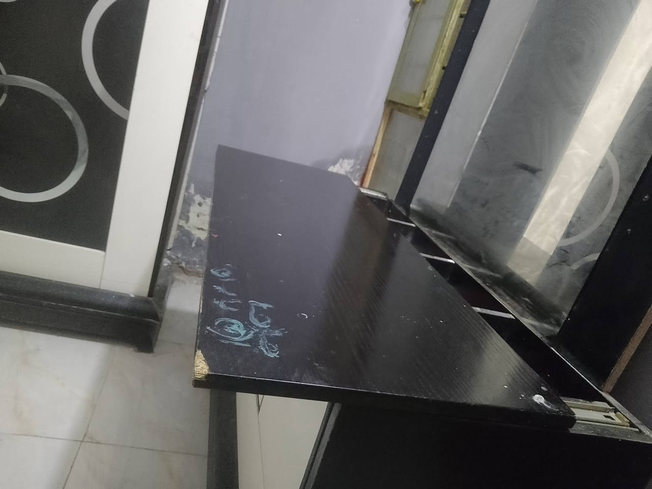 غرفه تركيه ثكيله وتكمه ٨ قطع سعر ٣٥٠ بغداد مدينه صدر ***********
