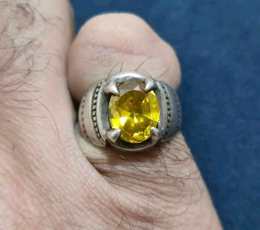 زاركون اصفر 
قطعه في منتهى الجمال والروعة 
فضه ٩٢٥ 
قياس الحجر ١٠ ملم
قياس الخاتم ١٨
للاستفسار والحجز خاص


**إذا كنت صاحب هذا الإعلان وتريد حذفه لأي سبب، رجاءا أرسل رسالة إلى الدعم الفني**