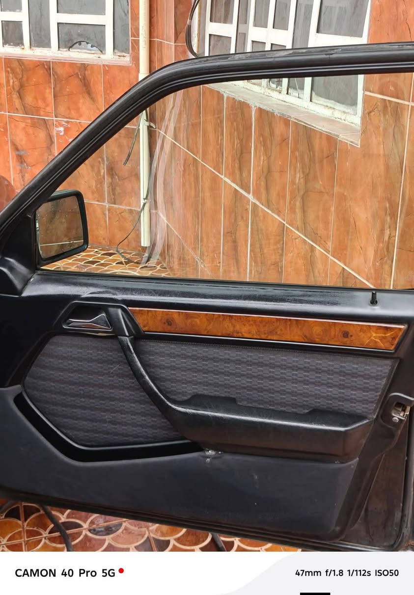 السلام وعليكم
عندي مارسدس دب موديل ٩٢ رقم بغداد ( باسمي )دولي 
مكان ديالى بعقوبة محرك وكير بطه 3000
ديلكو المرغوب 
السيارة بدون حادث داخل مخمل نضيف وجيد جدا 
م/الفتحه طكة وحدة
قواعد دبل بلاد 
باتري جديد  
جام ٤ كهرباء 
سنتر لك 
ABS شغال 
اريل كهرباء
ويل تفاحه ٤ 
تخم تاير جديد
محرك وكير خير من الله 
ادامة بلكات نوزلات جددد
بكلايت دخاني اصلي 
كهربائيات كلها شغالة 
تراي وين متريد شلعه معدل طيارة  واقتصادية بل صرف  
والشراي يتصل 
***********
