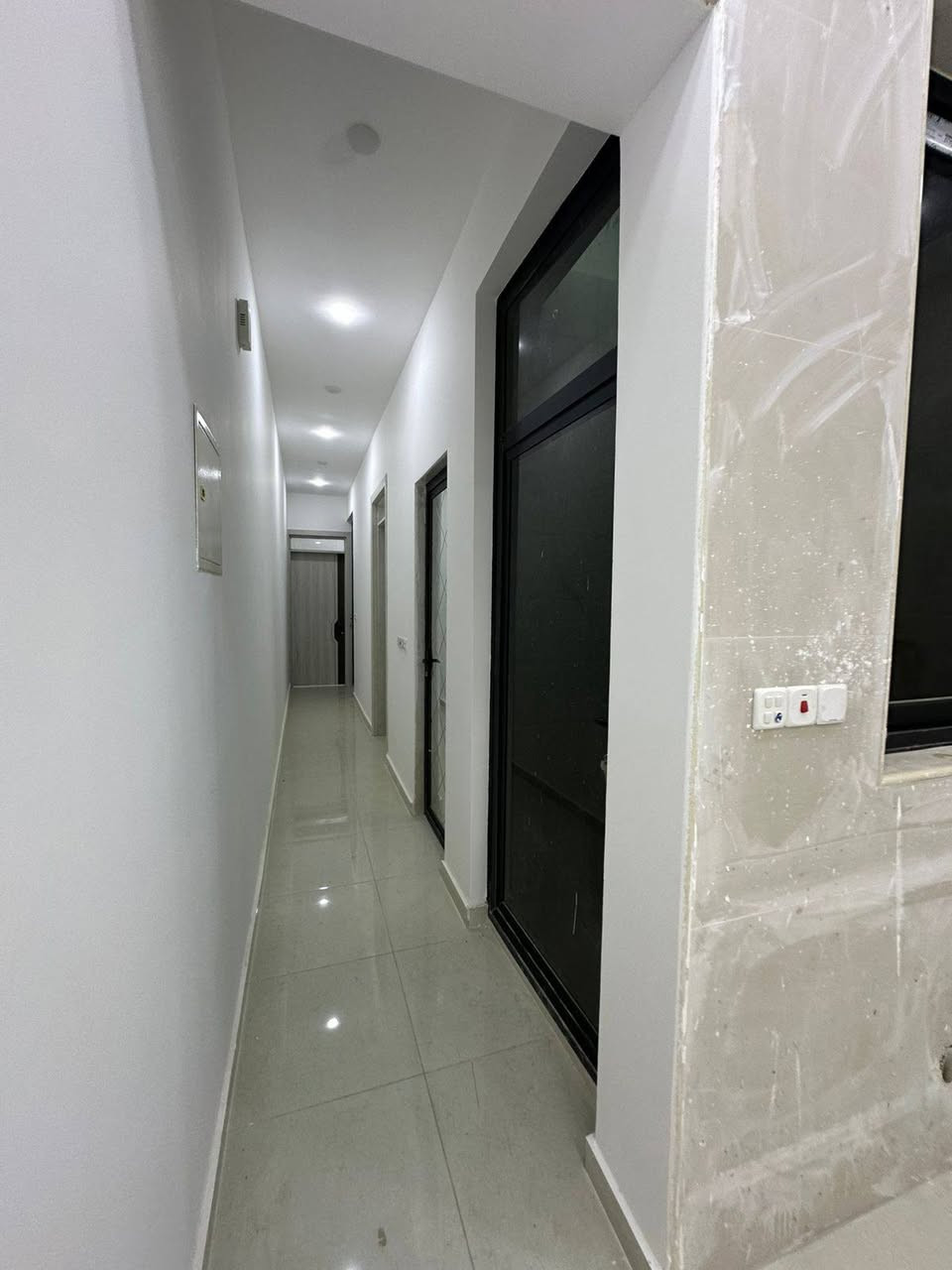 للايجار  شقق مودرن عدد 2 في السيديه ☑️
كل شقه تحتوي ع غرفتين نوم وصاله ومطبخ وخدمات ومنور 

الطابق الارضي ب800 الف قفل☑️

الطابق الثاني ب700 الف قفل ☑️

الموقع قرب التجاري📍

______________________________________

للأستفسار اكثر تفضلو بزياره مكتب الطائي للعقار 💎

السيديه شارع المركز عماره شركه السراب للمطابخ ✔️

او الأستفسار ع الارقام ادناه 📞↘️↘️ (متوفر واتساب )📌🔛

***********
