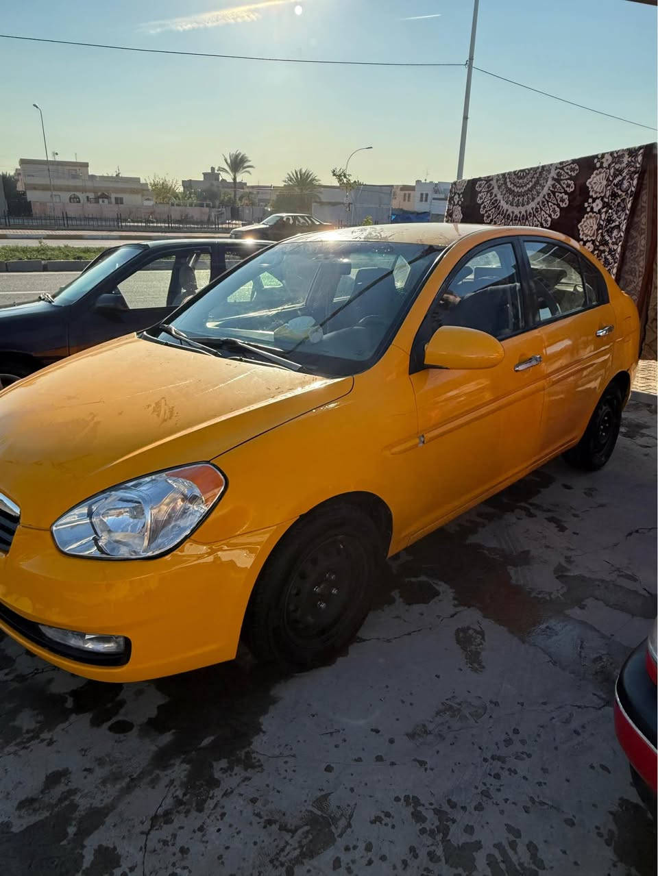 اكسنت 2009 وارد كندي دفتر بانزين بي بسمي تحويل مباشر وكاله ما اسوي نقص مابيها بي ضربه بالبچم وبالصندوق وجاملغ امامي سايق مبدل وبيها بعد اماكن بس مو ضربات قويه وحادثها الوارد جاملغ الخلفي من طرف الباب بدون دواخل شاصي سقف مضبوط سعر ٧٥ وبي مجال 
*********** كركوك, العراق
