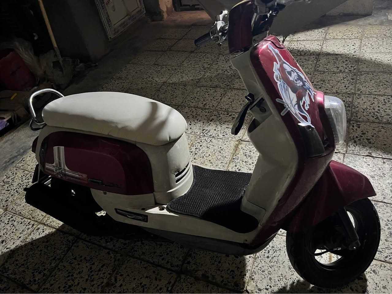 سلام عليكم دراجه ماكس بولسي 2007 دراجه احله من لصور بعد نضيفه كلش كابريتر مو نوزل  بوشه وسلف 55 كهربايات شغاله كلها سلف هندر سعرها 450 وبيها مجال قليل مكاني كربلاء حي العسكري رقم لمبايل ‭0783 624 0572‬ كربلاء, العراق
