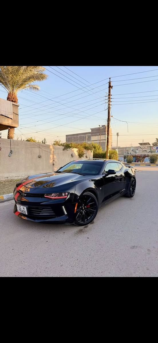 السلام عليكم
للبيع كمارو 2018  RS 
وارد امريكي حادثها حادثها جزء من الجاملغ الخلفي فقط ( نص الجاملغ صبغ )بدون ايرباك . حته الدعاميات بدون صبغ 
والباقي مكفول كفاله عامه بدون صبغ بدون بارد .. السياره على وضع الشركه . 
كير محرك اكسل خير من الله . بلادي على وضع الشركه ستندر ما مفتوحات !! 
صدر امامي خلفي جديد . تخم تاير جديد . 
تبريد ثلج ❄️ ادامه كامله اي كلوب ممشتغل بالدشبول !!! 
مواصفات السياره ! 
بصمه . شاشه كبيره . تتشغيل عن بعد . 
تحكمات ستيرن 4️⃣ جهات . تبريد بيانو . 
كشنات كهرباء ⚡️ هاند بريك بصمه . 
MODE DRIV. SPORT . TOUR.SNOW/LCE . كشنات جلد . داخل لونين . 
شفتات ستيرن . دركه D . كامره خلفيه . 
لد نهاري . لد متغير الوان . عدسات عين الشيطان . لايت زينون . ويل كب 20 مال 2SS . السياره عليها اكس بايب + داون بايب 
+ دبات كورسا + تفريغ + برمجه سيفتي + طلقات . السياره كلش حلوه ومصروف عليها 
مكاني بغداد للستفسار *********** متوفر  واتساب
