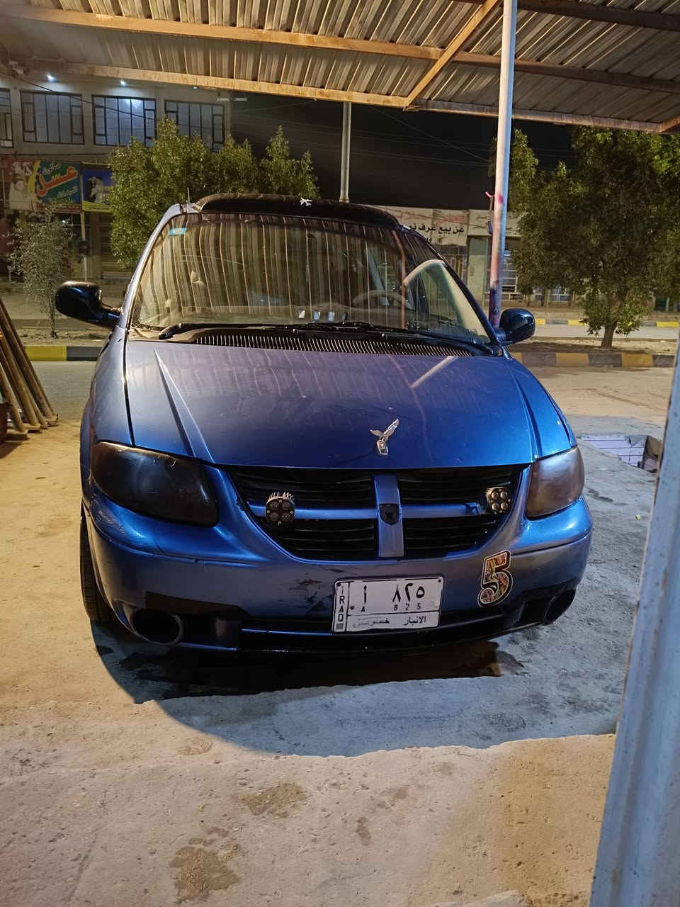 السلام عليكم دوج كرفان موديل 2007 رقم انبار مميز 7 راكب مكينه المرغوبه 3300 مكينه كير صدر تبريد تدفئه كله جديد بيهه مكانان ابيع احزام وحالين بيهه طختين يرادلهن تسويهن وبشرط تحويل للبيع او مراوس شعندك نزل سيارة  السعر 70 وبيهه مجال للشراي حلوة مجبزه مكاني بغداد وهذا رقمي للاستفسار *********** ابو عزوز
