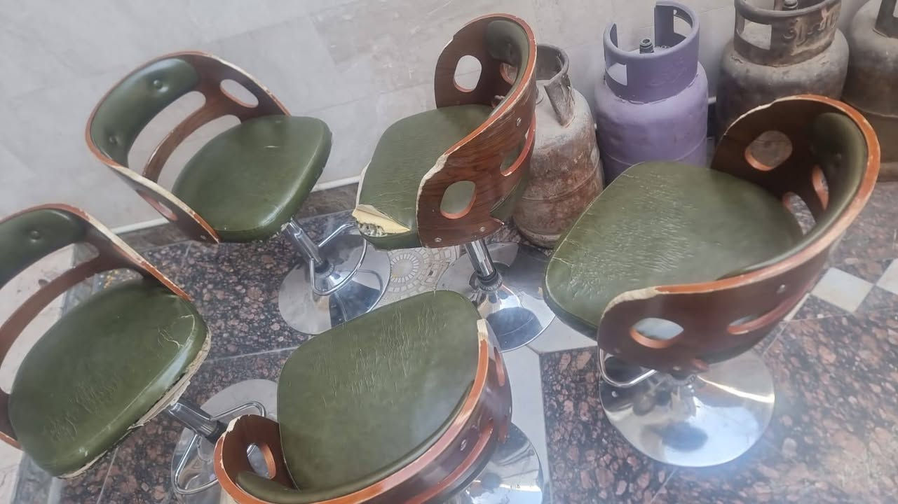 سلام عليكم كراسي عدد5قطع للبيع مركز ناصرية بس شراي يراسلني


**إذا كنت صاحب هذا الإعلان وتريد حذفه لأي سبب، رجاءا أرسل رسالة إلى الدعم الفني**