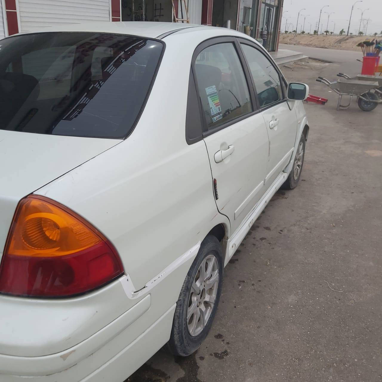 السلام عليكم زوزوكي اليابان لبيع سياره نضيفه حلوه مكينه كير كفاله بيه صبغ عام جماليه 
بدون ضربه سياره حلو موديل 2005 سعر سياره 43 وابي مجال مكاني البصره ***********
