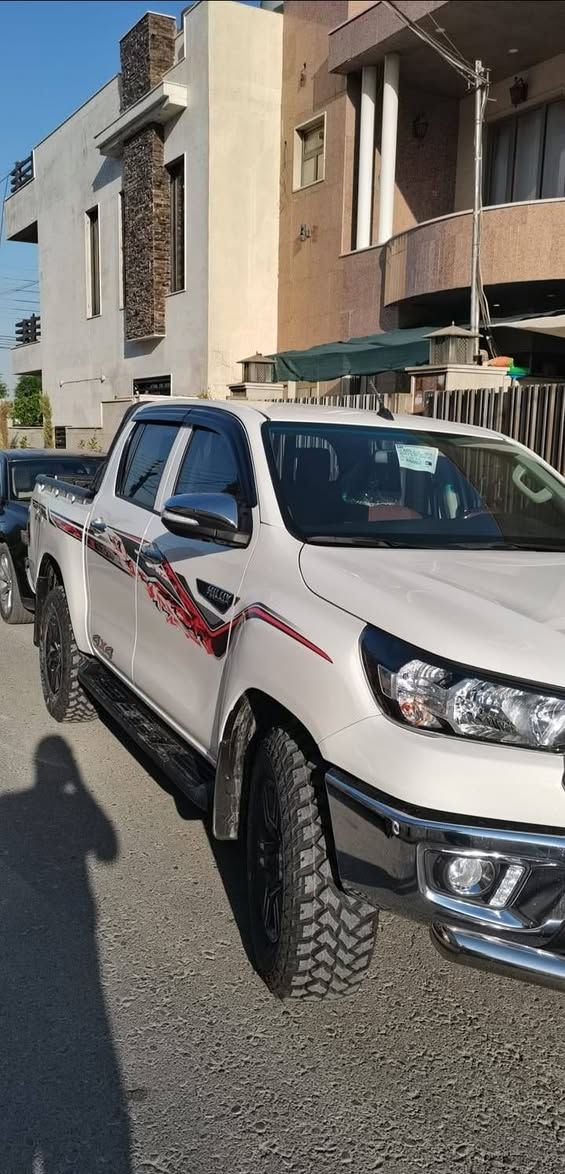 TOYOTA 2023
19هەزار کیلۆمەتر رۆیشتیە
بێ سبوغە یەك شوینی بجوك کارتی هەیە
سعر 295💸
ژ.م خاوەن ئۆتۆمۆبیل
 ‏‪***********‬‏ڤایبەر و وەتسئاپ بەردەستە
***********
شوێن هەولێر
بۆ زانیاری زیاتر پەیوەندی بکەن
