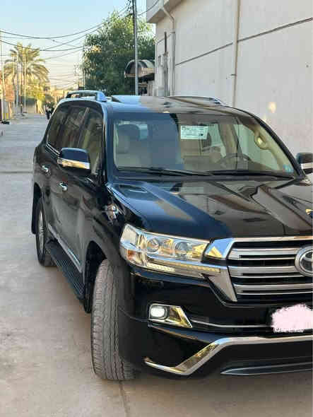 السلام عليكم لاندكروز 2016 للبيع رقم بغداد الجديد بأسمي تحويل ثاني يوم
السيارة حلوة وجديدة مكفولة كفالة عامة بيها فقط بارد بسيط جدا ماشية 131  الف السونار مرفق بلمنشور
كراسي كهرباء ، سلايد ، مري شفط ، تشغيل عن بعد ، لايت ناصي عالي زنون ، وبقية المواصفات معروفة
السعر 445$ وبيها مجال بسيط جدا 
المكان ديالى الخالص ‭٠٧٧١ ١١٠ ٥١٢٢‬ بلاد
