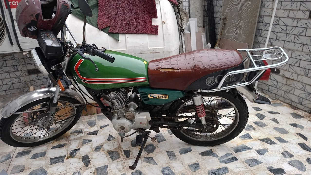 للبيع ماطور يراني نضيف وكدام العين السعر 400 وبي مجال الرقم ***********
