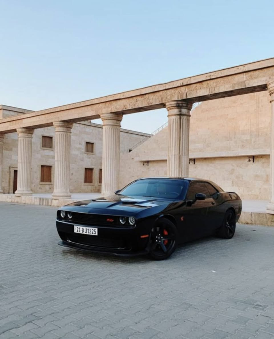 سلام عليكم اخي العزيز اقرى المنشور وخابر  موضح كل شي  
دوج جالنجر2017
موصفاتsxt
 سياره نضيفه حادثه جاملغ سكن بلادي بدون حاذث وجاملغ سائق مصبوغ بدون دواخل بدون ايرباك سنوية باسمي  بطاقه بانزين موجود شرط تحويل و غرامة ماشي150الف كم وسياره حاضره على اخر حبايه بدون اي مصروف  رقم موبايل***********
***********
