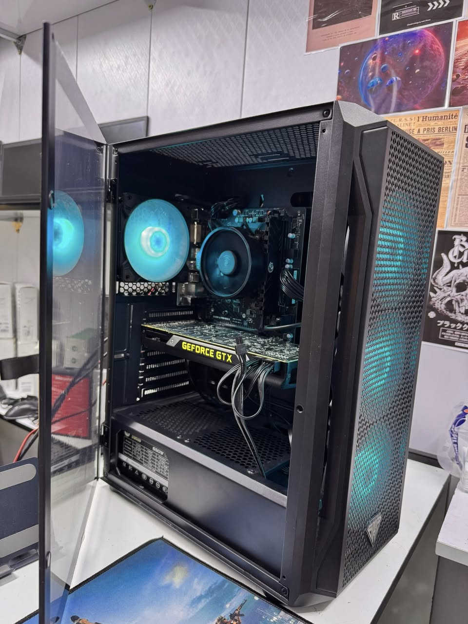 تحية طيبة شبابنا وحبايبنا 
تجميعة اليوم جديدة بكارت مستخدم
مع ضمان ٦ اشهر من تاريخ الشراء 
R5 3600
RAM 16 3200 KING-STONE
ASUS GTX TITAN X 12GB 
M.B B450 MSI A-PRO MAX 2 
SSD 128-HDD500
P.S650W+80PLUS 
CASE 4FAN RGB 
السعر ٦٠٠ الف سعر نهائي شبابنا لان تجميعة جديدة مو مستخدمة 
متوفر توصيل لكافة المحافظات 
***********
