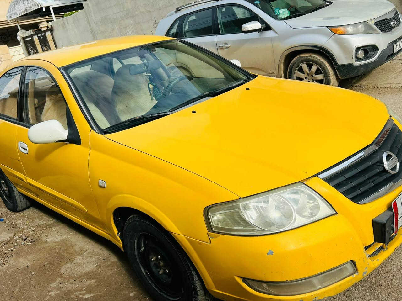 السلام عليكم 
نيسان سني 2008 رقم ديالى بأسمي تحويل ثاني يوم
محرك ابيض 1600 كير اوتو 
سنوية ل2028 مصفرة هيئة وغرامات
السعر 76 وبيها مجال بسيط مكانها ديالى 
للاستفسار ***********
