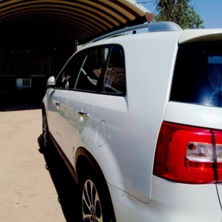 سياره سورنتو للبيع

موديل 2014 مكفوله كفاله عامه 

شرط تحويل وكاله 

المواصفات : 1/1

 كامره خلفيه 

حساسات امامي وخلفي 

بك لايت LED

ويل كب 19

بصمه تشغيل 

اثنين بصمات 

كشنات جلد

سبعه  7 راكب

مري كهرباء 

كشنات جلد 

اناره بل يدات باب 

اناره داخلي 

سلندر 4

شاشه لمس 

اشاير بلمري 

تحكم ستيرن

اشاره ترحيب 

قطع تبريد عدد 3

كرسي السائق  كهربائي

تبريد وتدفئه شغال

ماعد البنراما

سعر: 175وبيها مجال

الاستفسار: ***********
