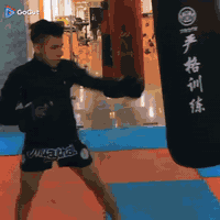 بسم الله الرحمن الرحيم    يعلن مركز البطل  الدولي محمد الجواد الجواد ا...