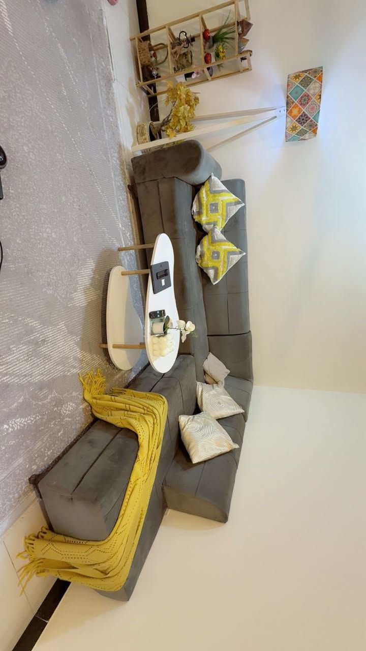 تخم  كورنر مستعمل شبه الجديد نضيف بسعر مغري***********تواجد منصور
