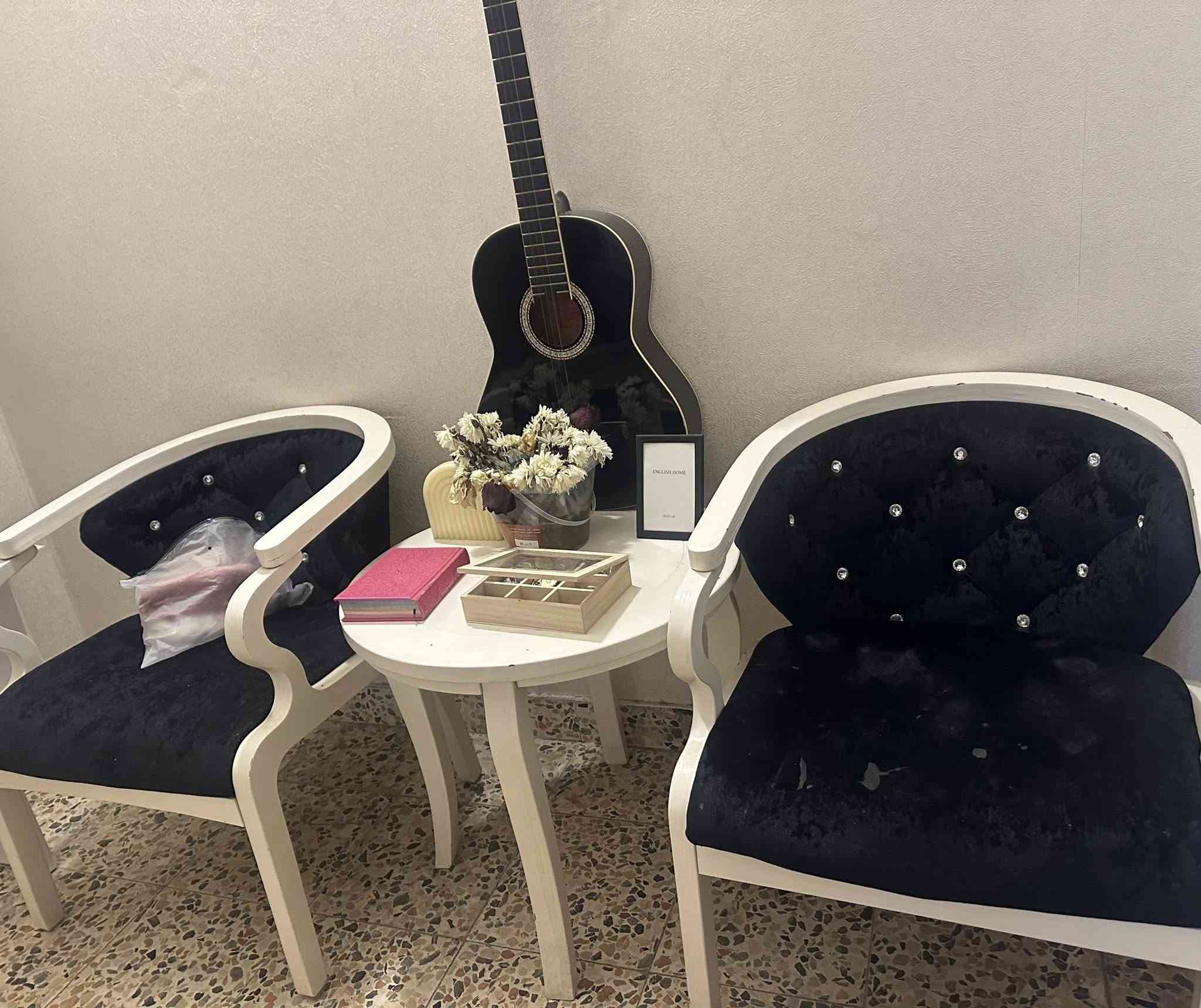 اثاث واغراض بيت للبيع
صوبات كهربائية , صوبات زيتيه ,  مكانيس ,  صيدليه او كنتور الحديد ،  القاطع الصاج الخشبي مع الابواب كامل ، زوالي ، ميز ، ميز مكتبي ، ميز طبقات حديد ، بوفيه صاج كبيره ، بوفيه خشب مصبوغه ابيض ورصاصي ، بوفية مدخل او ترهم ميز تواليت مصبوغ اببض ورصاصي ، قريولات خشب وحديد
عنواني بغداد / الكرخ


**إذا كنت صاحب هذا الإعلان وتريد حذفه لأي سبب، رجاءا أرسل رسالة إلى الدعم الفني**