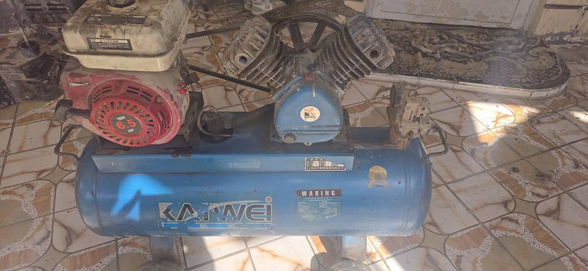 كنبريسر للبيع حجم ١٢٠ عل فحص السعر ٢٠٠ الشراي يجي خاص او ينتصل عله الرقم ***********العنوان حله
