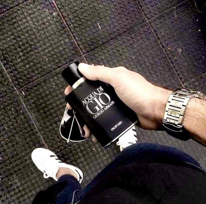 العطر الرجالي الاكثر طلبا 
عطر أكوا دي جيو بروفومو من جورجيو أرماني Acqua di Gio Profumo Giorgio Armani

عطر أكوا دي جيو بروفومو Acqua di Gio Profumo هو أحدث عطور دار جورجيو أرماني Giorgio Armani للرجال صدر مطلع هذا العام 2015 كأحد عطور الأروماتيك أكواتيك في قنينة سوداء اللون مع مكونات أكثر عبقا من الإصدارين السابقين (أكوا دي جيو ، و أكو دي جيو إيسنزا)
لحجز واستفسار واتساب ***********
