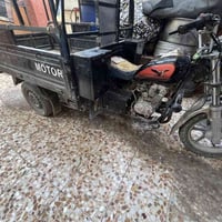 ستوتة موديل ٢١نضيفة السعر مليون و٤٠٠ اوراقهة كاملة المكان دورة ابو دشي...