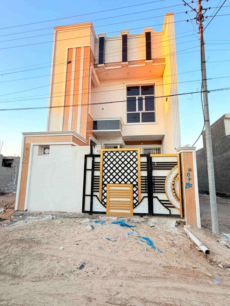 🏠🏠🏠🏠🏠🏠🏠🏠🏠🏠🏠 
مشتمل  3طوابق في الفلوجه خلف جامع السلام
⭕1️⃣التسلسل📠/191
⭕2️⃣مساحه🏚️/125
⭕3️⃣الواجه🏫/6.25
⭕4️⃣النزال⛺/20
⭕5️⃣الشارع🛣️/10
⭕6️⃣المرقمه🖍️/16642
⭕7️⃣اقرب نقطه داله📍/
⭕8️⃣خدمات🏞️/كهرباء وماء
⭕9️⃣السعر💰/ 115مليون وبيه مجال
⭕🔟ملاحظه/ السعر المعلن على هذا العقار طلب من البائع 
📜نوع الملك / طابو صرف 

 🏫 ✅ادارة مكہٰتہٰبٰٰ الأيهم للعقار✅🏫 

☎️قابل للتفاوض 
       ⭕لا نتعامل على المصرف العقاري⭕
_______________________________________
1️⃣●اسعار 💵العقارات المعلنة في مكتبنا تُحدد من قبل البائع 💸صاحب العقار وليس المكتب والسعر قابل للتفاوض بين البائع والمشتري📜 

2️⃣●⌛نتميز بعدم رفع سعر العقار من قبلنا ونجمع البائع🤝 والمشتري وجهاً لوجه لغرض الاتفاق📝  على السعر النهائي 👍 

3️⃣●العنوان المكتب☜🎈قضاء الفلوجه/حي الشهداء شارع ستين 60 قرب نادي الصمود Fallujah, Iraq اذا عندك عقار تريد تعرضه للبيع او تريد تشتري عقار 

4️⃣📬فقط ارسال المعلومات  على الواتساب او الاتصال على هواتف المكتب 

5️⃣🤳متابعة الصفحه يصلك كل ما هو جديد 

☎️نستقبل هواتفكم على الارقام التاليه 

☎️***********/واتساب

☎️***********/واتساب
