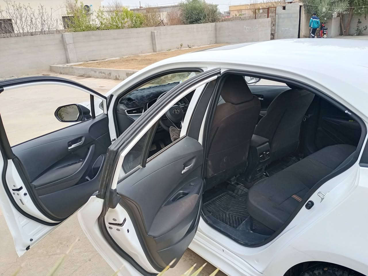 للبيع كورلا هايبرد 2025 سنويه بأسمي
ماشيه 4.700 كيلو
فول فول مواصفات  سلايد فتحة سقف 
مواصفات
بصمة
فتحة
دخول ذكي
كامره خلفية عدستين
رادار
ابل كار بلي
نظام نقطة عمياء
نظام تحكم ستيرن
نظام تحديد مسار
توقف ذاتي
اوتو هولد
جام اوتو
قطعتين تبريد
شاشة ديجيتل
شاشة كبير
تحكم اوامر صوتيه
كشنات جلد
سايد بريك بصمة
3 انضمة قيادة (ايكو،نورمال،سبورت)+الهايبرد
السعر  160 
مكان صلاح الدين/بيجي/المسحك للأستفسار: ‪0782 967 1746
