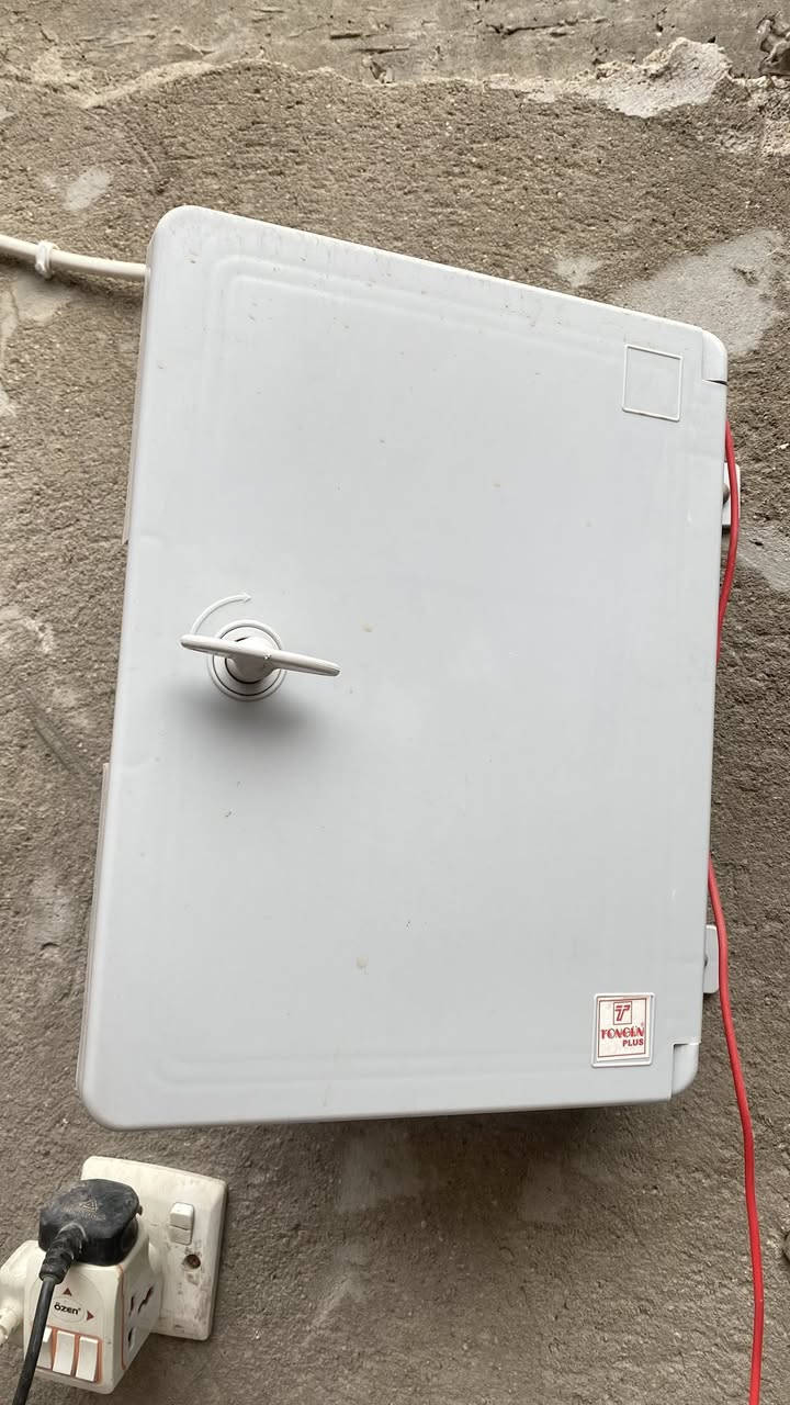 بوكس كامل  مال شحن بي وايدي  وكيبل 5 مترات اصلي للبيع *********** واتساب
