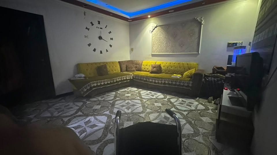 دار 100 متر. طابو زراعي سند ٢٥
مكانه حله قرب مفرك عنانه 

سعره.  25 مليون بيع مستعجله ضرف صحي 

يبعد عن شارع العام 100 متر 

***********
