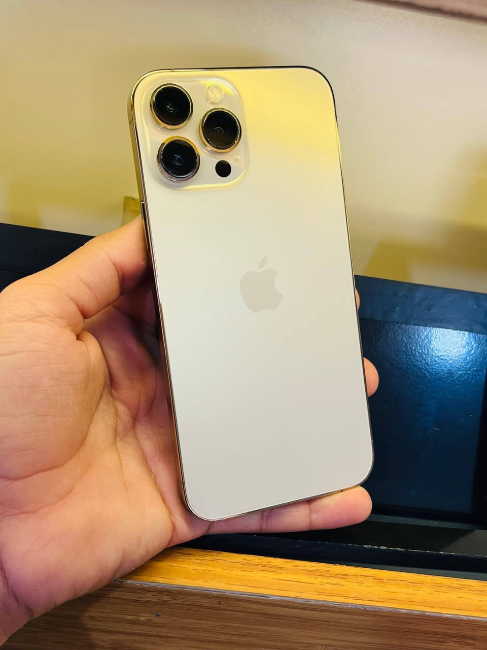 13 برو ماكس نظافة 100‎%‎
بطارية 89
ذاكرة 256 
مستبدل قطعة اصلية من ابل بطاريه 
ظمان 5 ايام 💯💯 استبدال وسنة سوفت 
سعر 610 الف 
***********
كربلاء الرجيبة مقابل ماركت الدعمي 3
