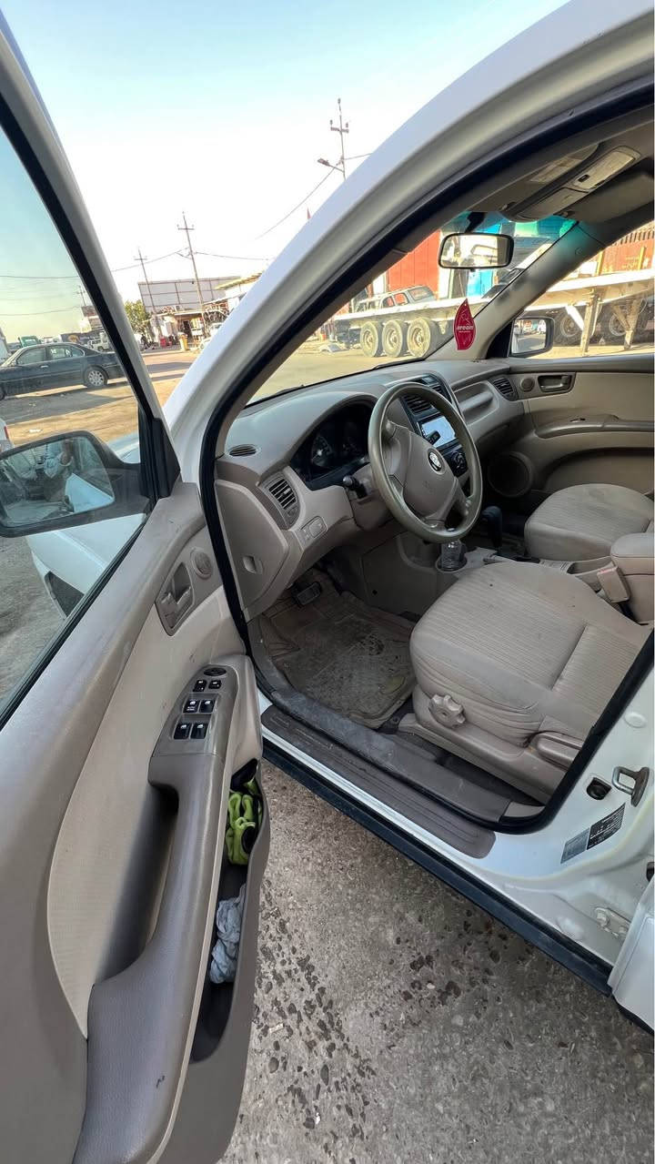 السلام عليكم 🙋🏻‍♂️ 

اني مكلف بالنشر  للأستفسار اتصل ع رقم صاحب السياره

‭0770 903 9583‬ 

للبيع  فقط كيا سبورتج 2010  

كفاله عامه من ضربه وصبغ  

مكينه كير  بشرط 

حداده جديده من الطول للطول 

طخم تاير  بالكارتون  

غرفتها كلش نضيفه لون بيجي 

ماشيه. 162  الف كيلو  حقيقي 

السياره كلش نضيفه وما متعوبه ابد  

راعيها يريد تحويل  مباشر  

السعر  120  قفلها البصرة, العراق
