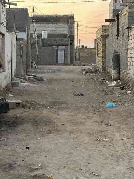 قطعه زراعي 150 متر بسديناويه بشارع المثلجات(شارع المستوصف) قريبه ع تبليط 
تتوفر جميع الخدمات كهرباء وماي ومجاري 
وقريبه على المدارس والمستوصف
السعر 18 
 الاتصال ***********
