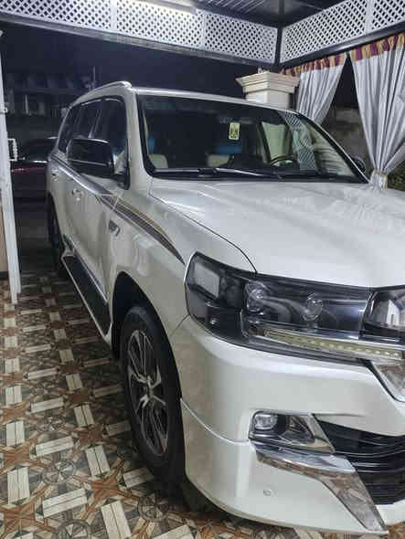 اللهم صلي على محمد وال محمد الطيبين الطاهرين
للبيع لاندكروز جكساره 2021
مكفوله كفاله عامه 
استخدام شخصي
مواصفاته:
كشنات جلد
كشنات كهرباء 
دبل ماوس
محرك V6
ويل 21 + لحيه 21
تخم تاير جديد
عداد المسافه : 82 الف اصل قابل للزيادة
مثبت سرعه 
فتحت سقف 
صندوق كهربائي 
مطفايه حريق
اربع كاميرات محيطيه  360
إشارة ترحيب 
حساسات اماميه كهربائيه
ثلاث شاشات أندرويد
دفع رباعي
سعر $ 575
 مكاني بابل قضاء المحاويل 
للاتصال هاتف : *********** .
..................***********
