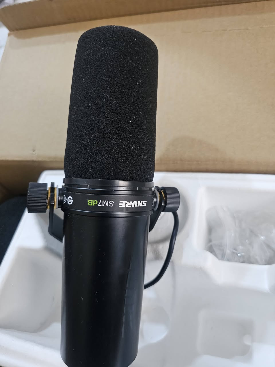 مايكرفون للبيع طلع عندي بغراض امزون قيم واخذ بما يرضي الله للاتصال ***********
