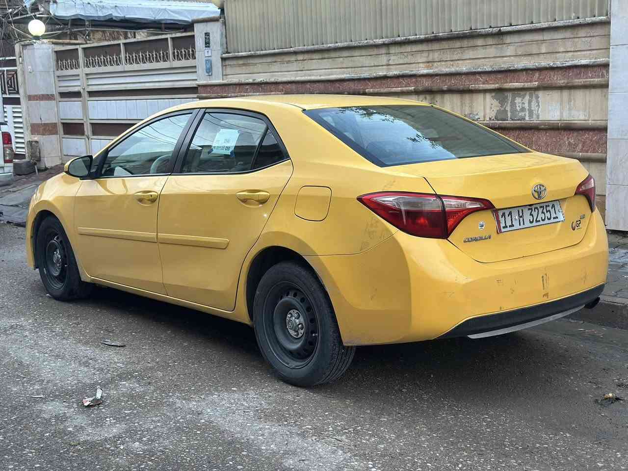 السلام عليكم 
للبيع كورلا موديل2018 رقم بغداد انكليزي بأسمي 
بطاقه بانزين ضرر بونيد وجاملغ بدون دواخل شرط 
كير محرك تبريد تدفئه جاهزه كامل ماشيه 136 الف حقيقي السعر 145 وبيها مجال بسيط الشراي يتصل ع الرقم ***********
