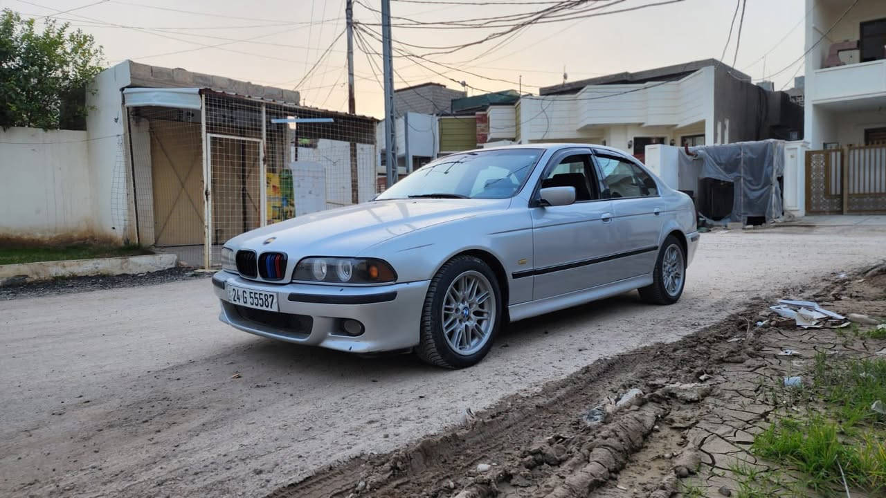 السلام عليكم اخوان سياره بي ام للبيع 528 دبل دجتل موديل 99 كير ومحرك وتبريد شرط تدفئه بالكشنات مري كهرباء تحكمات ستيرن صدر امامي خلفي كله جديد سنويه وهزه جديدات السياره باسمي تحويل ثاني يوم وكلها عل بلاد فقط صبغ جماليه السعر 105 وبيها مجال والي يشوف سعرها غالي كلشي اكو بالسوك وان شاء الله يلگه احسن منها وارخص رقم الهاتف *********** مكان السياره صلاح الدين سامراء
