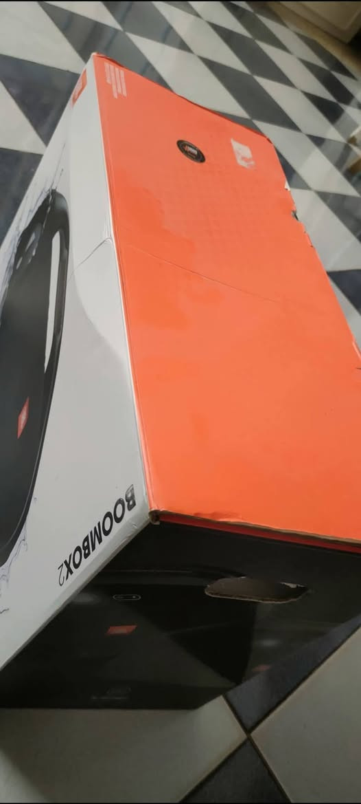 مكبر صوت بلوتوث محمول من طراز JBL Boombox 2 باللون الأسود.يأتي بتصنيف مقاومة للماء IPX7، مما يجعله مناسباً للحفلات والمناسبات الخارجية قطعة مميزة جدا أعلى سعر ابيع


**إذا كنت صاحب هذا الإعلان وتريد حذفه لأي سبب، رجاءا أرسل رسالة إلى الدعم الفني**