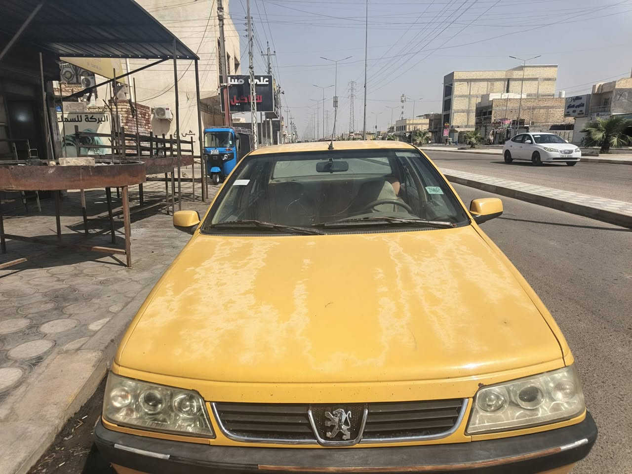 السلام عليكم سياره بيجو موديل ١٦سياره جاهزه وخير من الله سعر ٢٣ورقه اليريده يراسلني و***********
