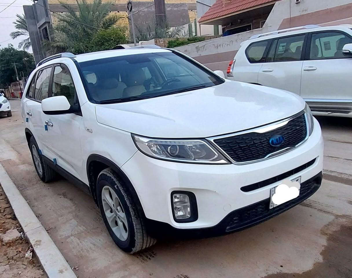 السلام عليكم 
للبيع سورنتو 2014 خليجي 
6 سلندر 7 راكب 
مكفوله من الصبغ والتبديل بيها شخط صغير بلباب الخلفي وكازكيت مفتوح فقط والباقي كفاله عامه الكير والمحرك 
3 قطع تبريد 
مواصفات عاديه كامره وحساس 
رقم بغداد بسمي 
السياره جاهزه من كل شي ما بيهه اي نقص 
السعر 175 ورقه
غير متواجد علفيس للأستفسار *********** المحمودية, بابل
