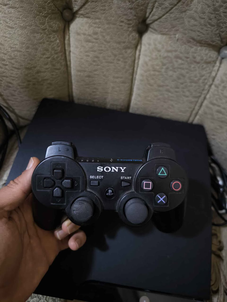 البلي ستيشن 3 نضافه فول بدون اي تصليح يعني ممفتوح الجهاز كفاله عامه باله يابني مهمكر بعده بل لزكه مال ضمان رقمي وتساب وسعر بلي يعجبك *********** بغداد, العراق
