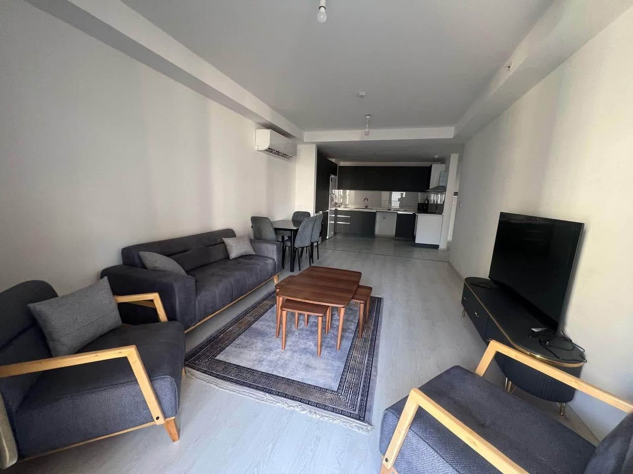 شقة مناسب للبيع سواء للاستثمار او للسكن 
امباير پيريل 
غرف واحد 1+1
واجيهة داخيلي
فول خدمات كهرباء ماء سيكيورتي  
للاستفسار اكثر اتصل على شركة 
📞☎️ 0750 386 1964 korek & whastup أربيل, العراق
