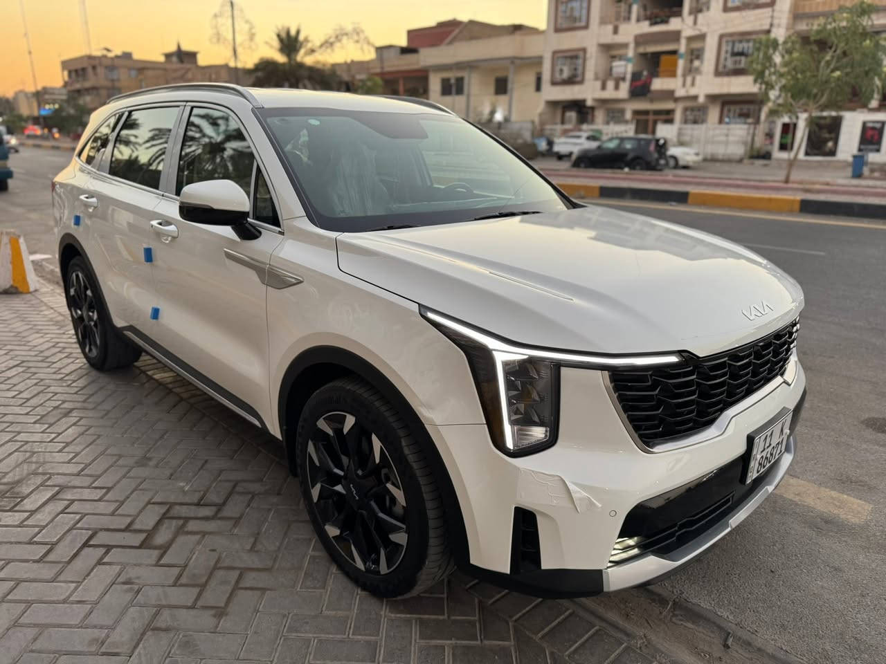 السلام عليكم سورنتو 2025 خليجي مكفولة بدون بارد او صبغ او حالوب بيها رصعه بالجاملغ الايمن مواصفات نص فول ماشية 33 الف 6 سلندر دبل كامرة داتا شو ويل 20 شفتات سترين كراسي الامامية كهرباء شاحن وايرليس شاشة متصلة صندوك كهرباء بردات خلفية 3 قطع تبريد 7 راكب لد داخلي متغير بصمة تشغيل عن بعد حساس امامي خلفي تشغيل عن بعد  وباقي المواصفات السعر 297 ورقة وبيها مجال ***********
