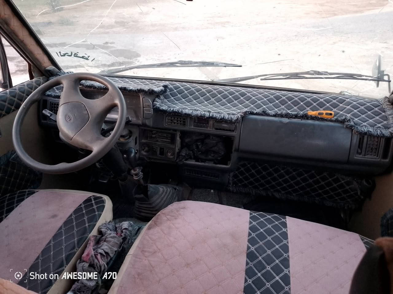 بسبب الوعد الكاذبه                    كيا بسته للبيع موديل 94 رقم بغداد بسمي. سنويه ل 2027 السياره. بلاديه كلها مجفته جديد كير يفلت الرابع والثالث باتري جديد شواصي معمرات دوشمه جديده السعر 30 وبيها مجال مكان بغداد مقابل منشئه نصر الكورك بي وتساب *********** /  ***********
