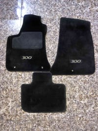 3قطع ارضيات كرايسلر c300 السعر 30$ 07701899832