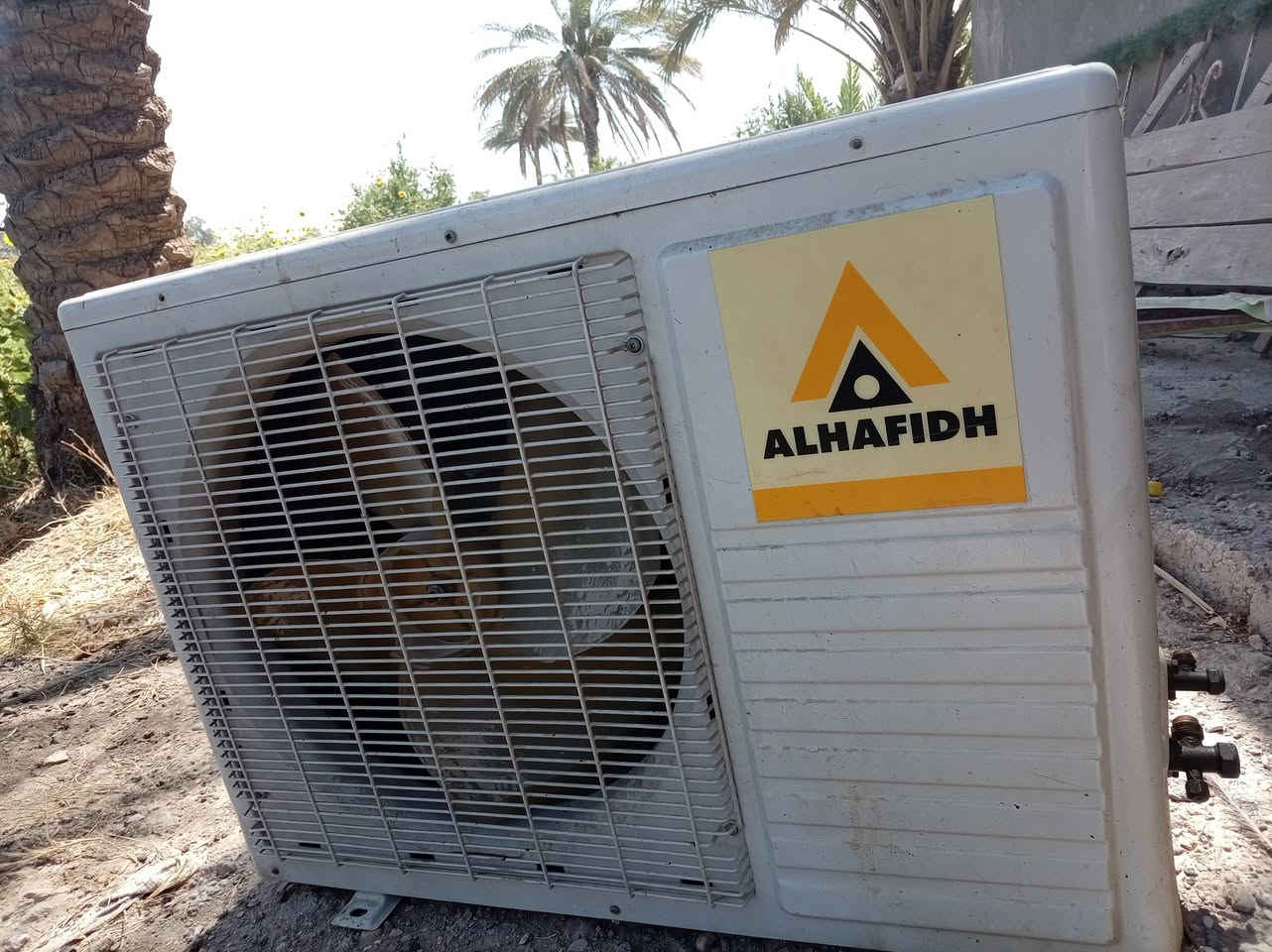 سبلت 2طن للبيع نضيف يحتاج بس غاز  السعر 250.   ***********
