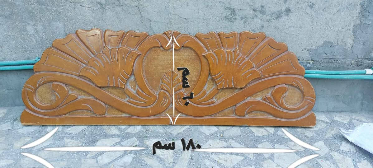 تيجان غرف نوم خشبية خشب ثقيل *********** النجف, العراق
