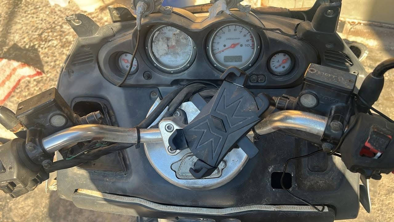 بيع دراجه فورزا 06 سويج 250 سي سي تعاني من حماوه محرك تعبان بيها اوراق العنوان بغداد رصافه الاستفسار السعر : ***********
