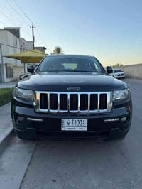 جيب ٢٠١٣ فول مواصفات  6 سلندر بنوراما  كشنات كهرباء بصمه  شاشة  تخم تا...